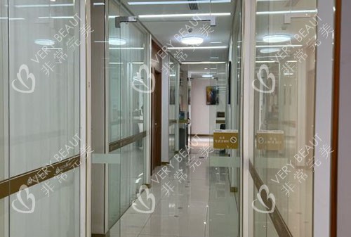 苏州卫康美容医院走廊环境图