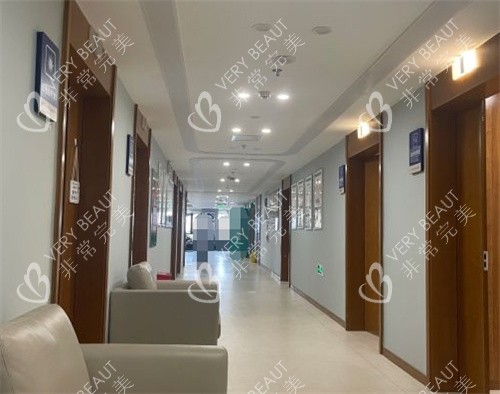 成都現(xiàn)代整形走廊
