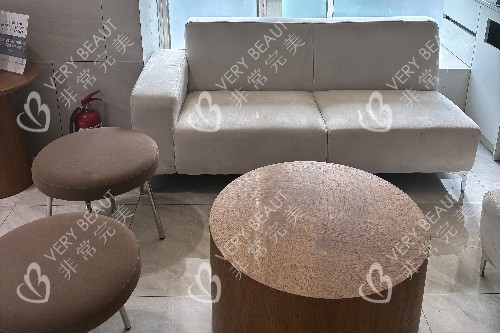 韓國faceline整形醫(yī)院休息區(qū)