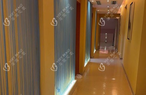 济南艺星整形走廊环境实拍图