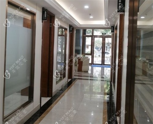 厦门万禾丽生植发走廊环境