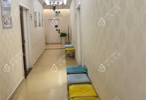 广州海峡整形内部过道等待区环境