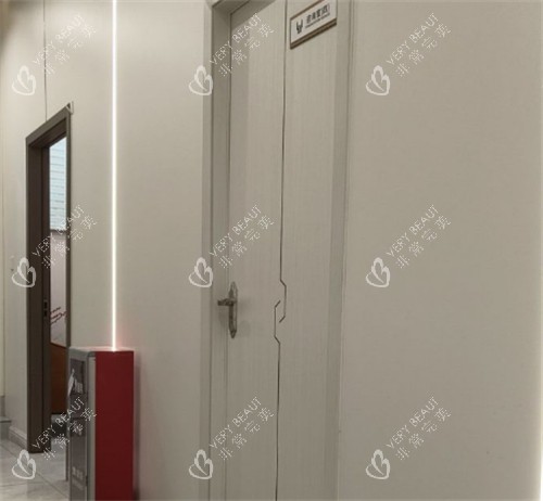 广州菲思植发医院面诊室入口