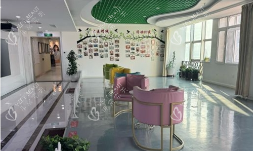 沈阳杏林整形侧厅休息区