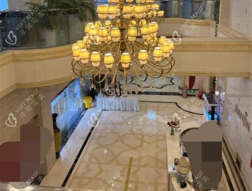 云南昆明韩辰医疗美容医院一楼环境