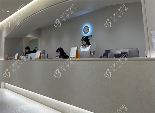 韩国歌娜整形前台