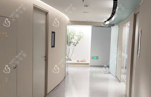 杭州艺星整形走廊环境图