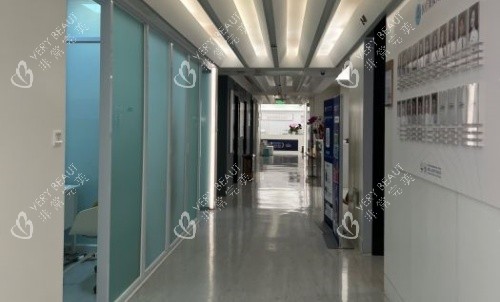 成都八大处整形医院走廊环境示意图
