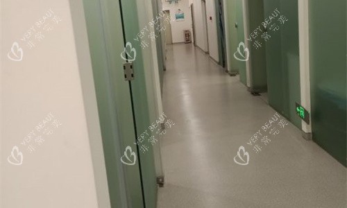 广州军美整形走廊图