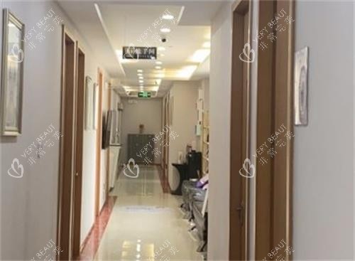 深圳丽港丽格整形楼道区