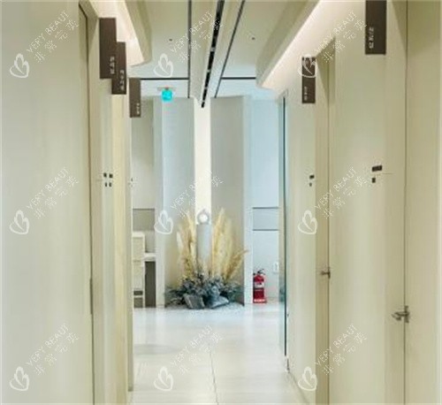 韓國BTN皮膚科走廊