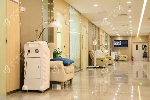 北京碧莲盛植发内部大厅示意图