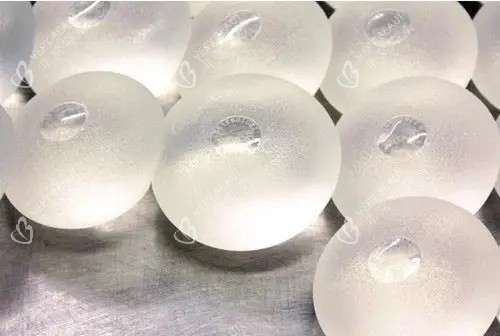 各类隆胸假体图片