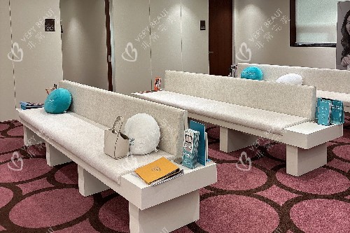 韩国Vmoment皮肤科候诊区