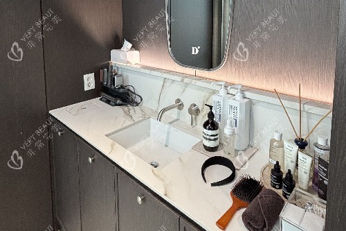 韓國(guó)doctors皮膚科東大門店化妝室