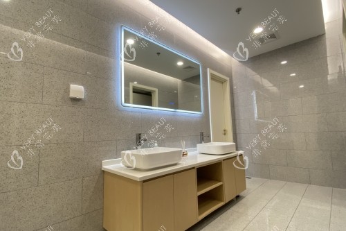 北京禾美嘉醫(yī)療美容醫(yī)院二層洗手間