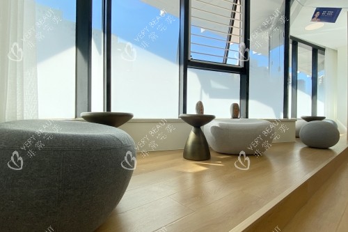 北京禾美嘉醫(yī)療美容醫(yī)院二層休息區(qū) 