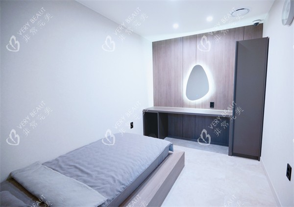 韩国genius整形皮肤科釜山西面店治疗室