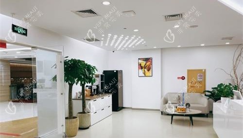 北京豐聯(lián)麗格整形大廳環(huán)境示意圖