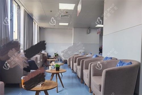 上海伯思立医疗美容门诊部休息区环境
