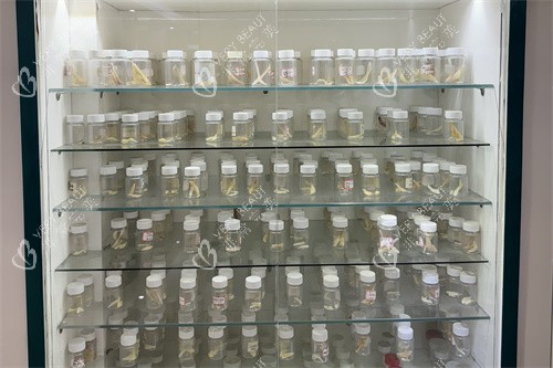 广州广大整形医院展柜