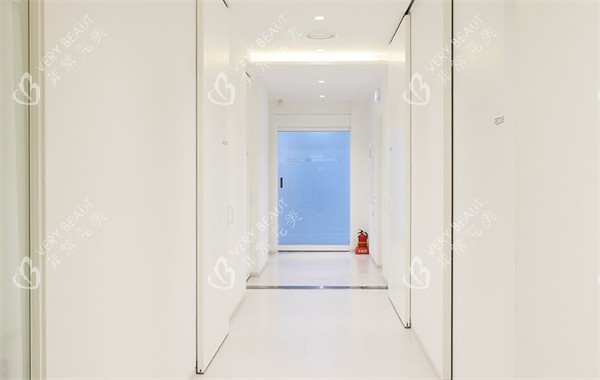 韩国开开整形外科走廊一角 韩国开开整形外科走廊一角
