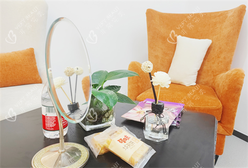 杭州爱琴海医疗美容门诊部接待区 杭州爱琴海医疗美容门诊部接待区