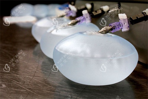 制作隆胸假体过程 制作隆胸假体过程