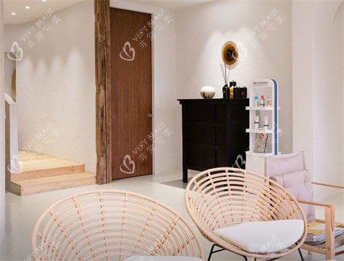 韩国乐颜居皮肤科等候区一角 韩国乐颜居皮肤科等候区一角