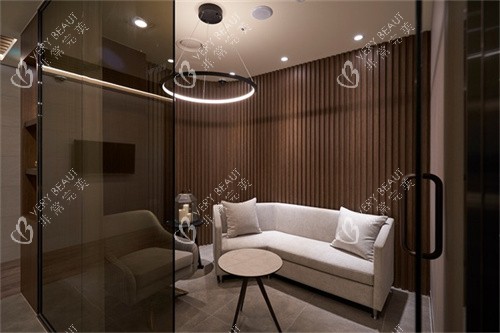 韩国凯丽雅皮肤科等待区 韩国凯丽雅皮肤科等待区