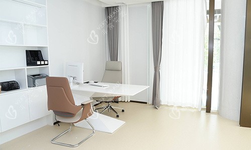 广州曙光华榜养发中心面诊室 广州曙光华榜养发中心面诊室