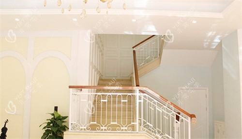 杭州健丽医美楼梯环境