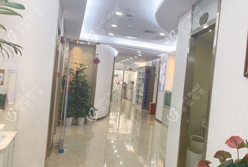 深圳鹏程医院口腔科走廊环境图