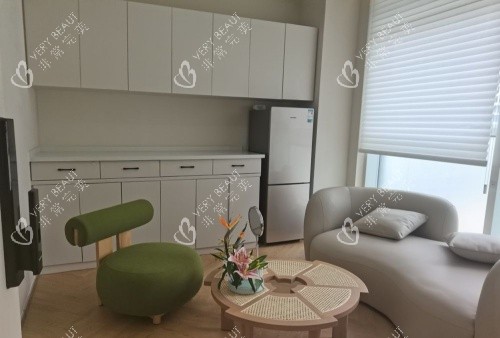 长沙爱思特整形面诊室环境示意图