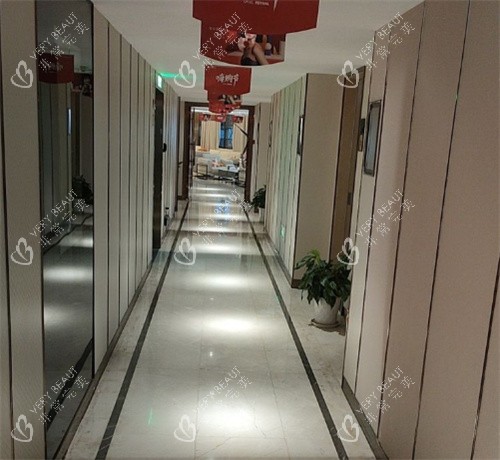 武汉美基元医疗美容医院内部走廊 武汉美基元医疗美容医院内部走廊