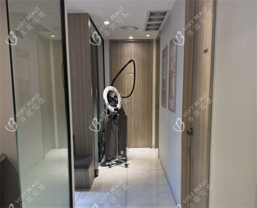 韩国明洞丹雅皮肤科走廊