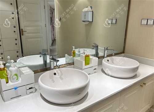 武汉美基元医疗美容医院洗漱间