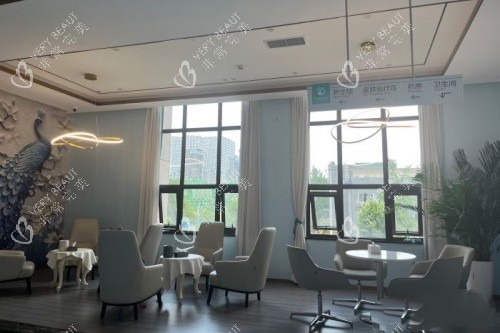 成都后美整形等待区