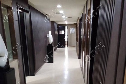 长春奥拉克医学美容诊区走廊环境