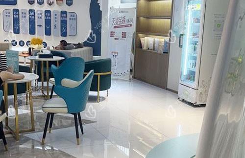 成都恒博天姿整形大厅休息区