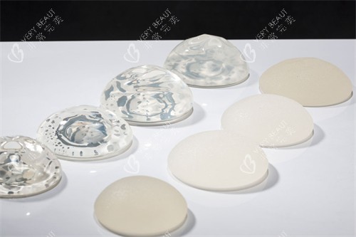 隆胸假体展示图 隆胸假体展示图