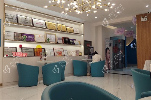 郑州梨花雨整形大厅环境