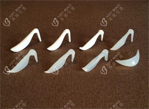 隆鼻手术不同的隆鼻假体