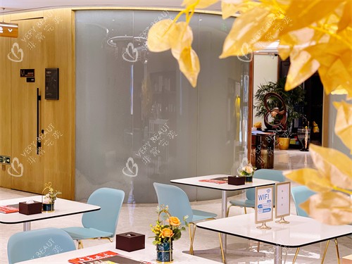 北京艺美整形大厅环境