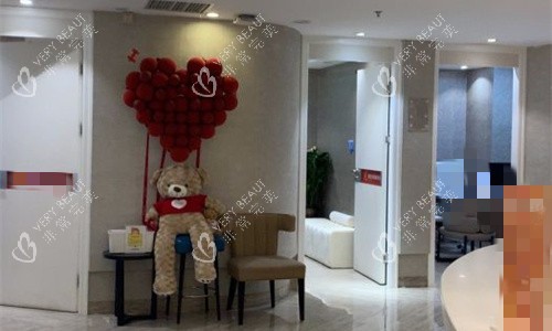 深圳鹏爱秀琪医疗美容诊室门口 深圳鹏爱秀琪医疗美容诊室门口