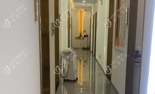 广州青颜医疗美容走廊环境图