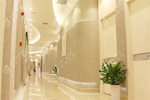 长沙鹏爱医疗美容走廊环境