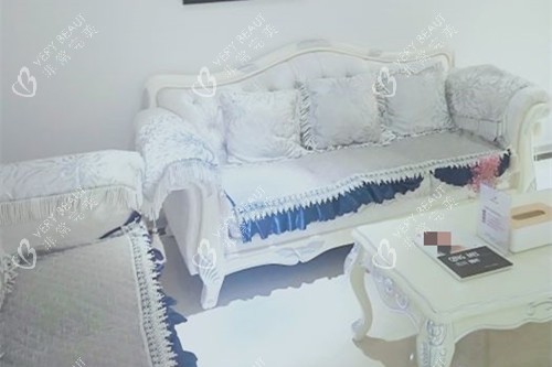 安康青美医疗美容内部休息等待区环境