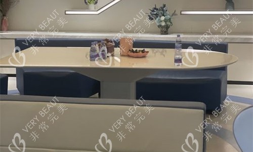 广州高尚整形沙发休息区
