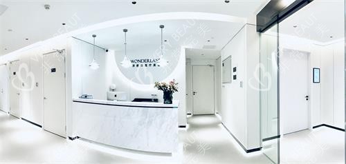 杭州浮想國醫(yī)療美容醫(yī)院前臺大廳照